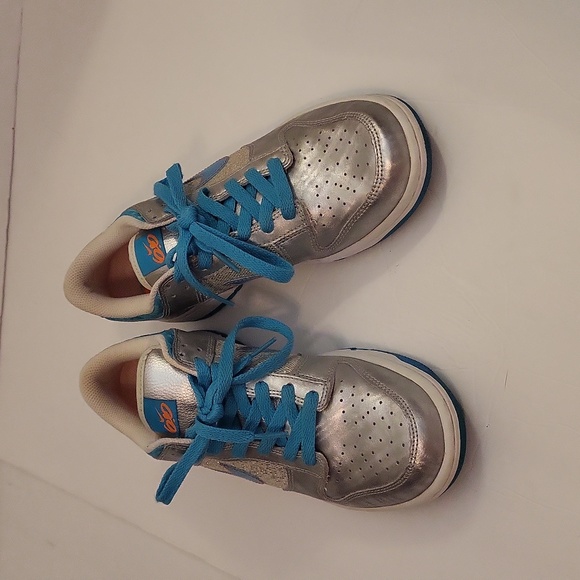 Nike Other - EUC Nike Leather Sneakers in Silver and Blue, Youth 7, UK 6
